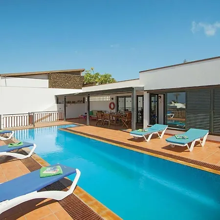 Puerto Del Carmen Sleeps 6 Pool Wifi *